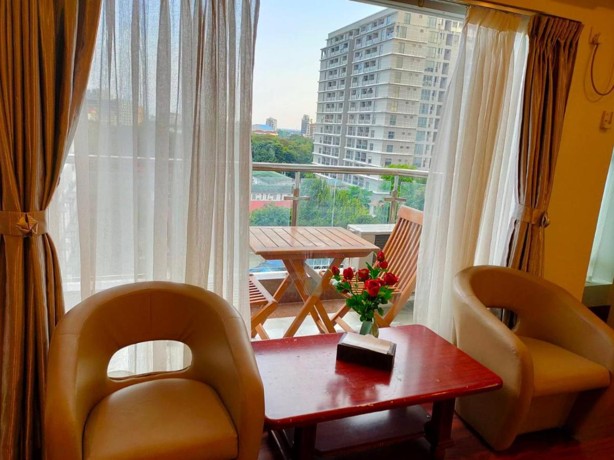 Hotel Grand United - Ahlone Branch Rangun Zewnętrze zdjęcie