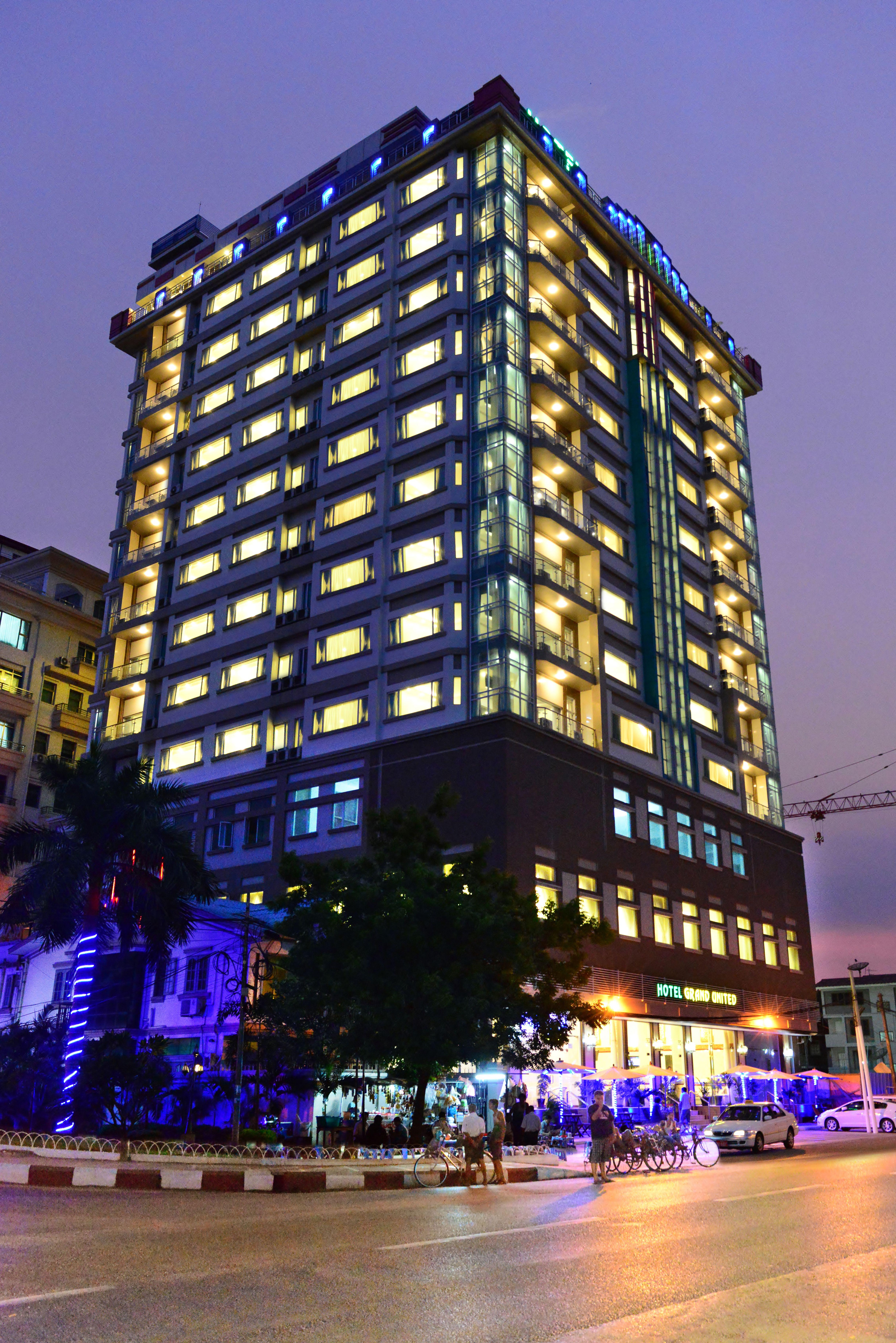 Hotel Grand United - Ahlone Branch Rangun Zewnętrze zdjęcie